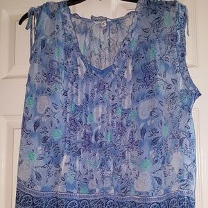NWOT Blue and white floral  blouse